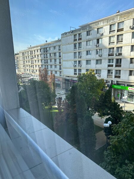 Iasi Ag Brasadas vinde apartament cu 3 cam Piata Unirii etaj 2.